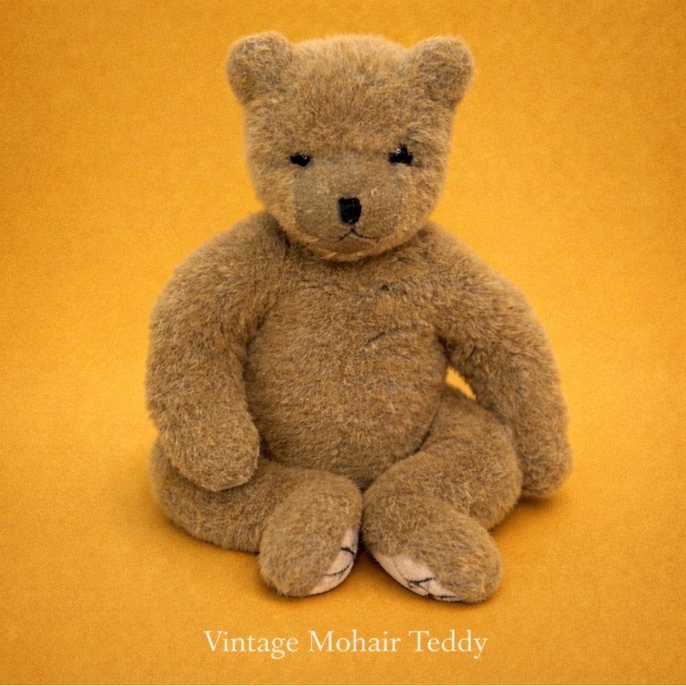 Vintage-Style Teddy Bear – Highly Collectible Plush Keepsake Rare